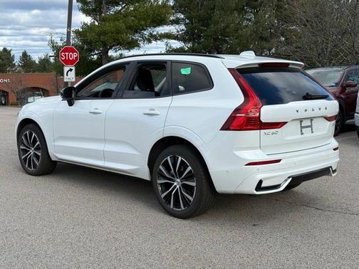 2025 Volvo XC60 B5 Plus