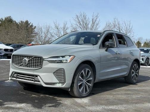 2025 Volvo XC60 B5 Plus