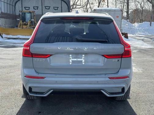 2025 Volvo XC60 B5 Plus