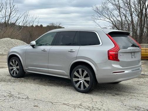2024 Volvo XC90 B5 Plus Bright Theme