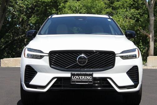 2026 Volvo XC60 T8 PLUS