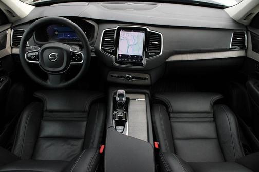 2023 Volvo XC90 B6 Ultimate 6-Seater
