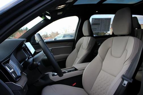 2026 Volvo XC90 B6 Plus 7-Seater