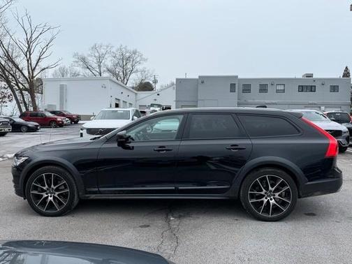 2020 Volvo V90 Cross Country T6