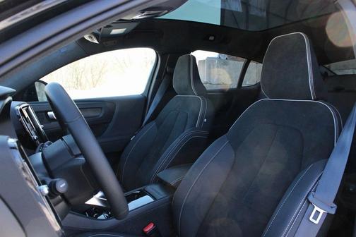 2023 Volvo C40 Recharge Pure Electric Twin Plus