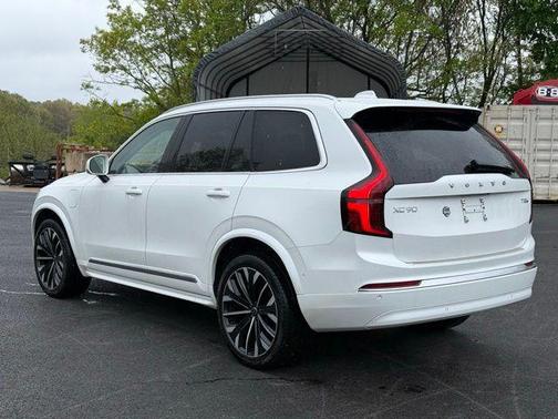 Crystal White Metallic 2025 Volvo XC90 Plug-In Hybrid T8 Ultra 7-Seater