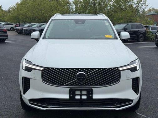 Crystal White Metallic 2025 Volvo XC90 Plug-In Hybrid T8 Ultra 7-Seater