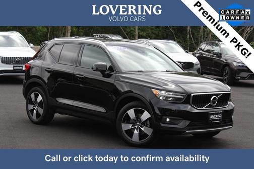 2022 Volvo XC40 T5 Momentum