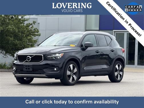 2022 Volvo XC40 T5 Momentum