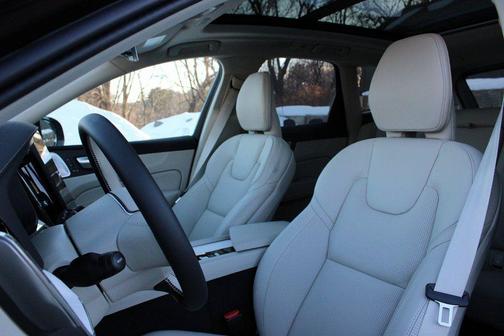 2026 Volvo XC60 Plug-In Hybrid T8 Ultra