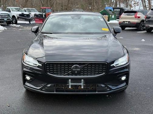 2024 Volvo S60 B5 Plus Black Edition