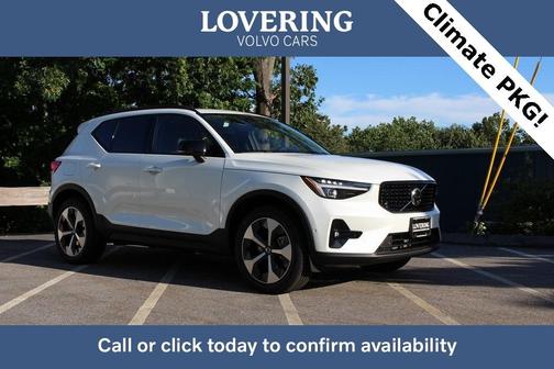 2025 Volvo XC40 B5 Plus Dark Theme