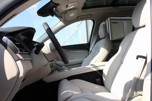 2025 Volvo XC90 Plug-In Hybrid T8 Ultra 7-Seater