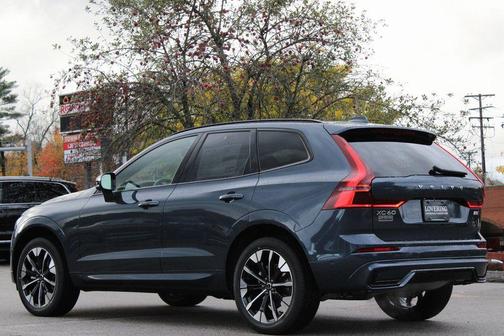 2026 Volvo XC60 B5 Plus
