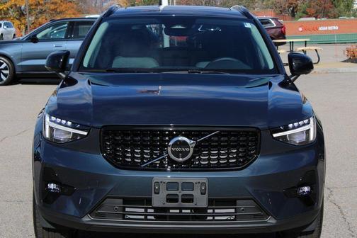 2026 Volvo XC40 B5 Ultra