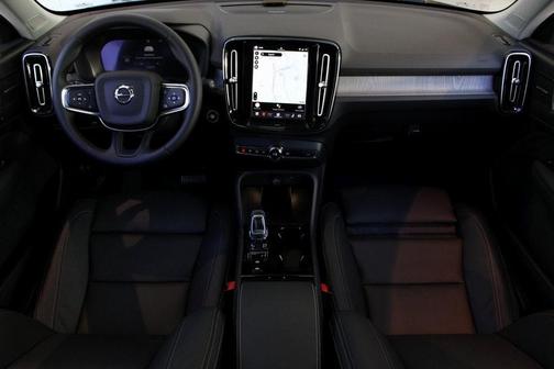 2026 Volvo XC40 B5 Ultra