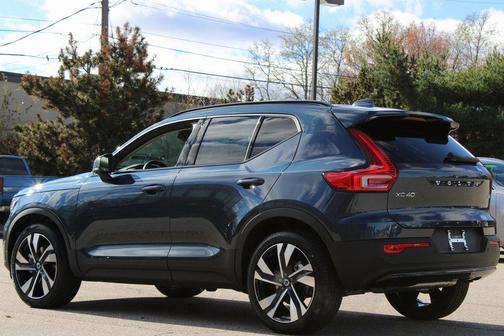 2026 Volvo XC40 B5 Ultra