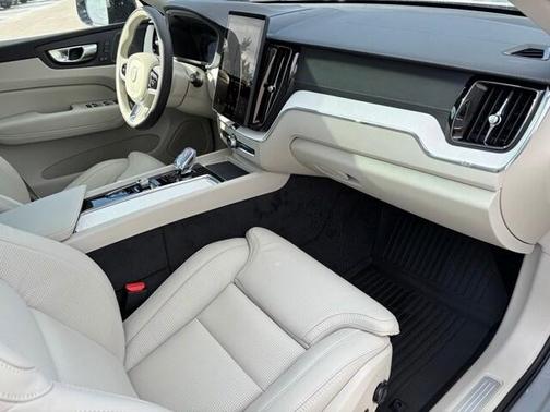 2026 Volvo XC60 Plug-In Hybrid T8 Ultra