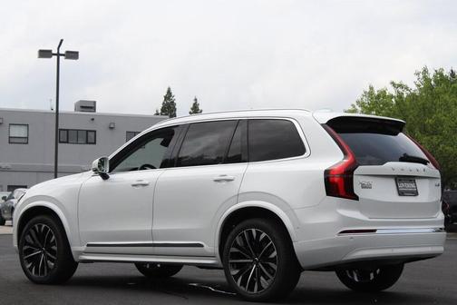 2025 Volvo XC90 B6 Plus 7-Seater