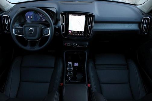 2026 Volvo XC40 B5 Ultra