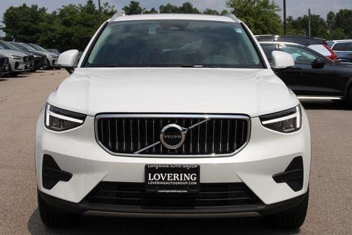 2025 Volvo XC40 B5 Core Bright Theme