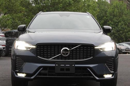 2025 Volvo XC60 B5 Plus