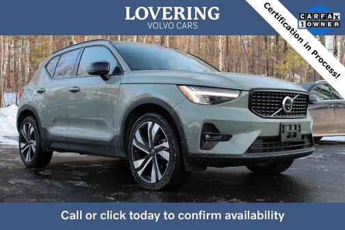 2023 Volvo XC40 B5 Plus Dark Theme