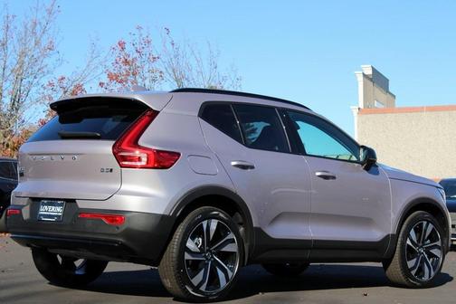 2026 Volvo XC40 B5 Ultra