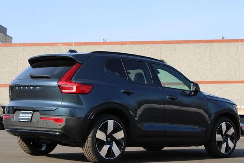 2026 Volvo EX40 Twin Motor Plus