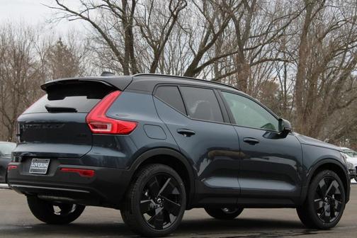 2026 Volvo XC40 B5 Ultra Black Edition