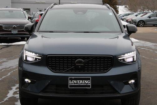 2026 Volvo XC40 B5 Ultra Black Edition
