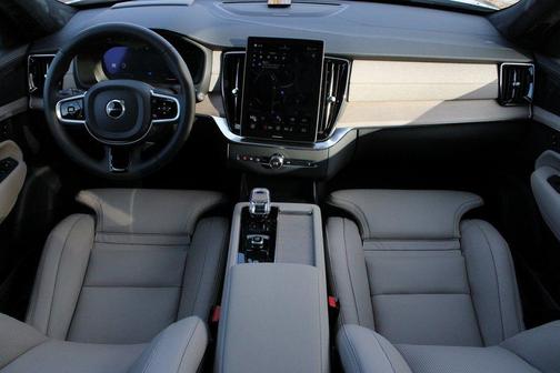 2026 Volvo XC90 B6 Ultra 6-Seater