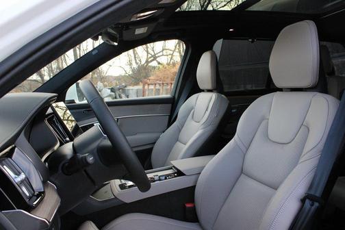 2026 Volvo XC90 B6 Ultra 6-Seater