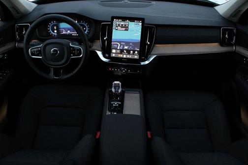 2025 Volvo XC90 B6 Plus 7-Seater