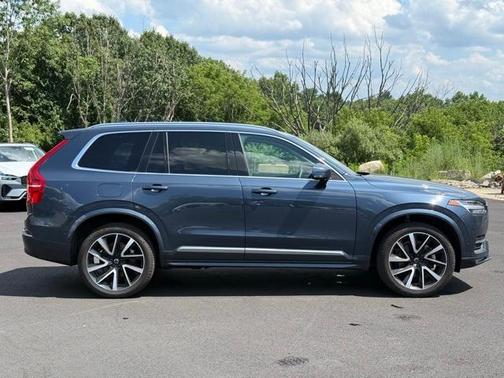 2024 Volvo XC90 B6 Plus Bright Theme 7-Seater