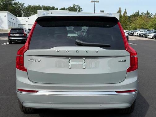 2025 Volvo XC90 B6 Plus 7-Seater