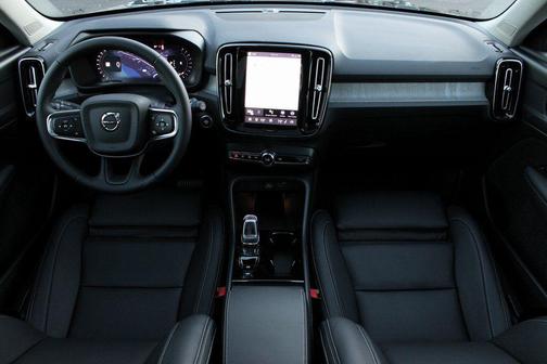 2026 Volvo XC40 B5 Plus