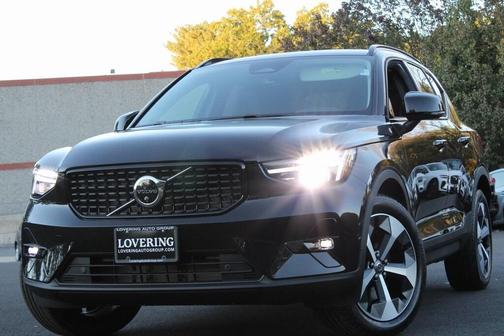 2026 Volvo XC40 B5 Plus