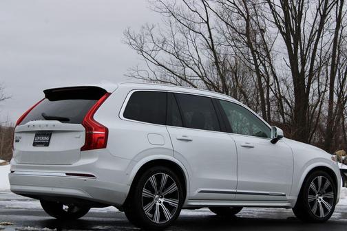 2024 Volvo XC90 Recharge Plug-In Hybrid T8 Ultimate Bright Theme 7-Seater