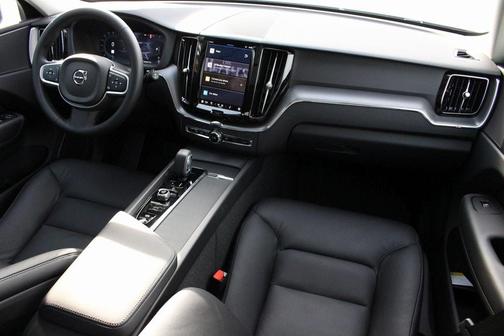 2025 Volvo XC60 B5 Core