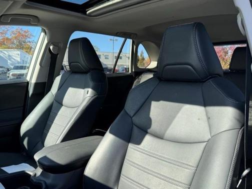 2022 Toyota RAV4 Hybrid XLE Premium