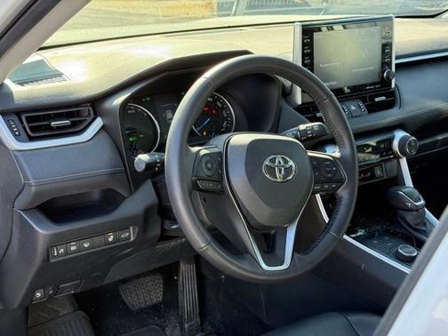 2022 Toyota RAV4 Hybrid XLE Premium