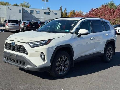 2022 Toyota RAV4 Hybrid XLE Premium