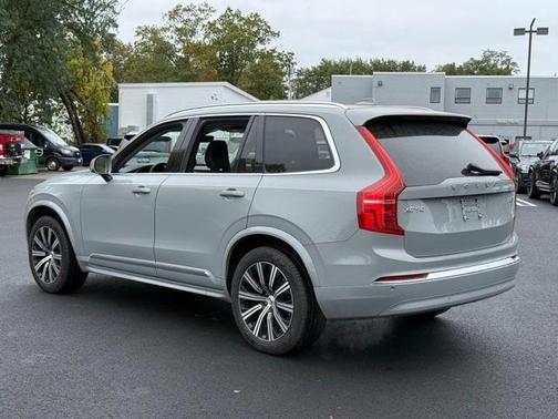 2025 Volvo XC90 B5 Core