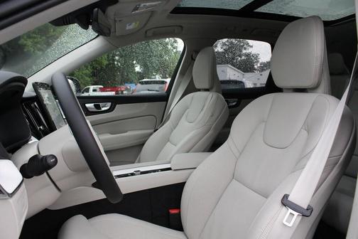 2026 Volvo XC60 Plug-In Hybrid T8 Ultra