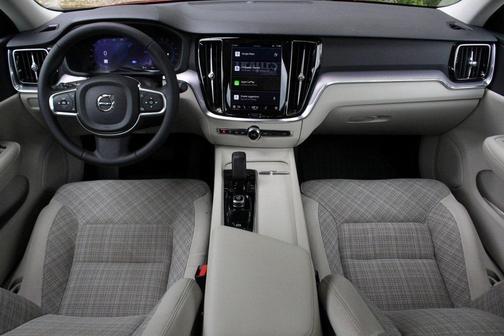 2024 Volvo S60 B5 Core Dark Theme
