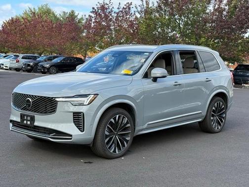 2025 Volvo XC90 B6 Plus 7-Seater