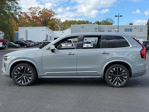 2025 Volvo XC90 B6 Plus 7-Seater