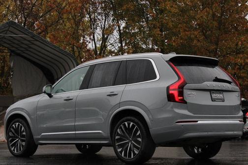 2025 Volvo XC90 B6 Plus 7-Seater