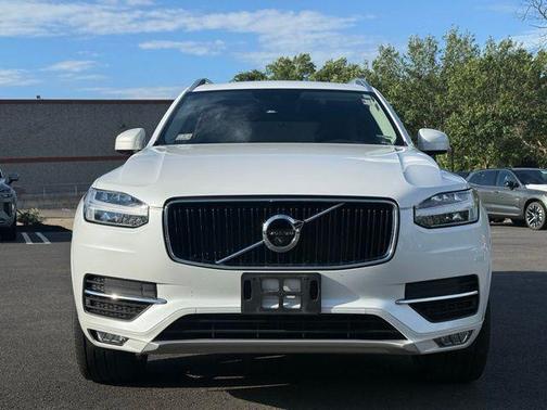 Crystal White Pearl Metallic 2017 Volvo XC90 T6 Momentum